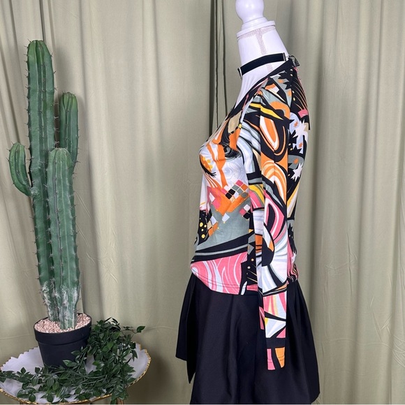 Hayes Starburst Graphic Top - Picture 2 of 5